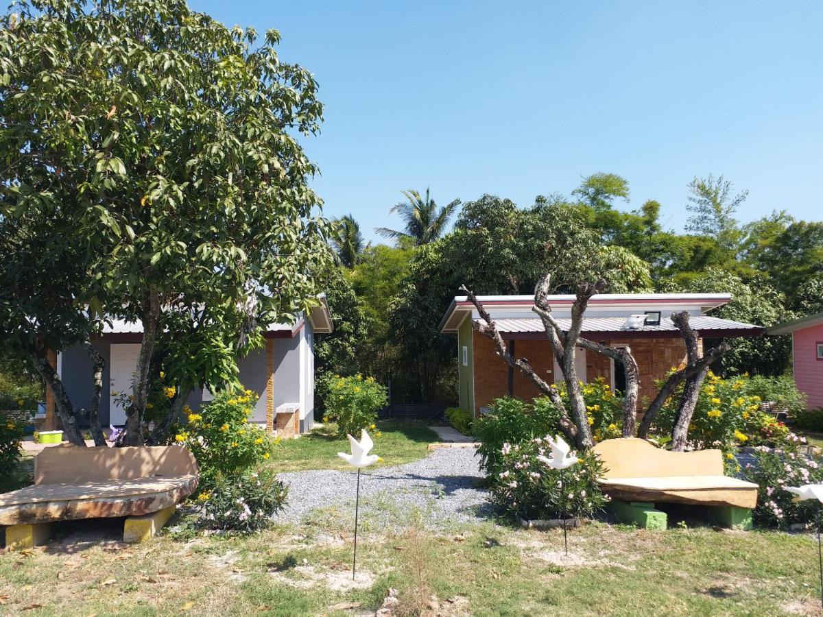 Baan Hin Sai Suay Hotel Nong Sarai Exterior foto