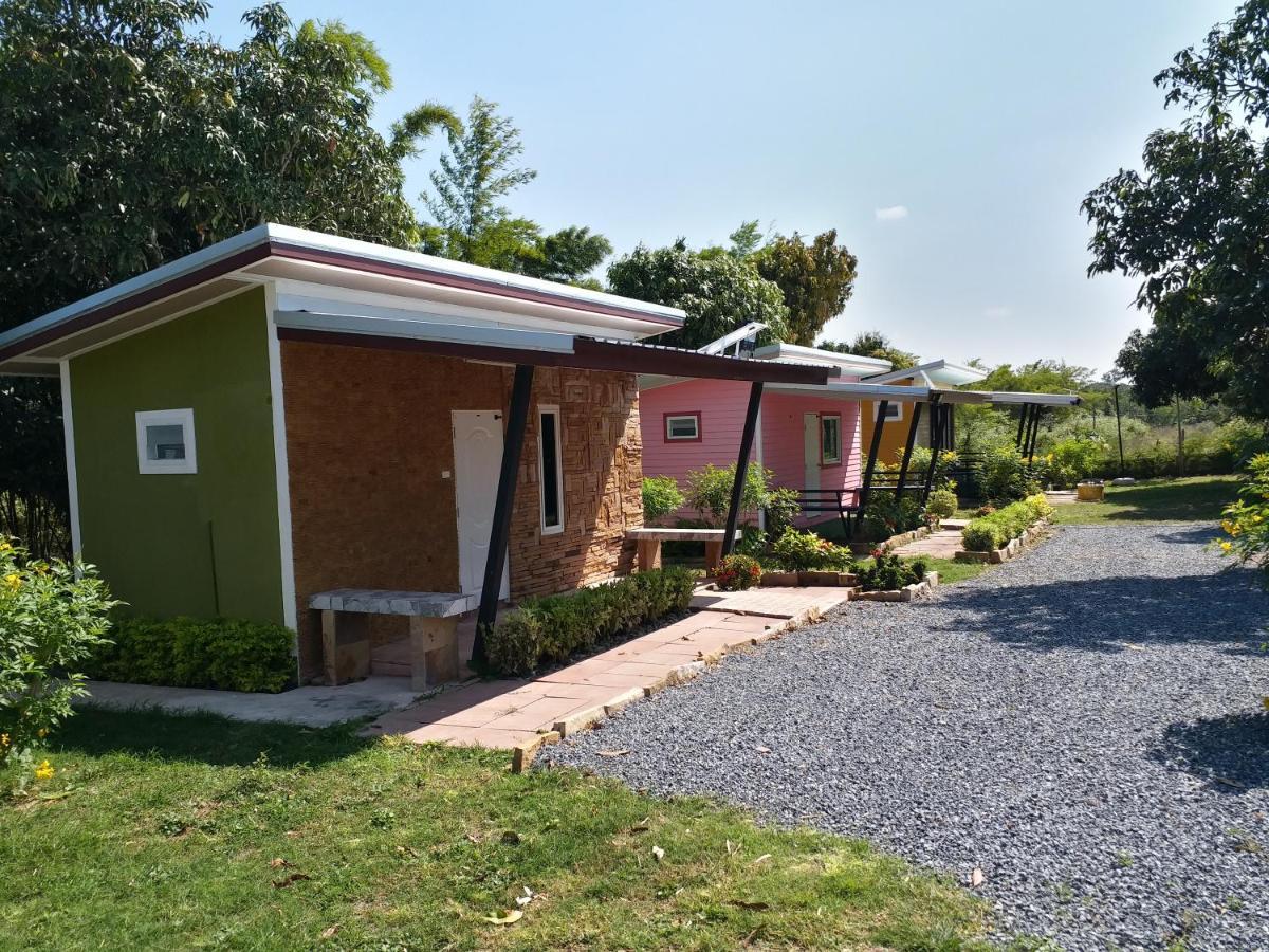 Baan Hin Sai Suay Hotel Nong Sarai Exterior foto